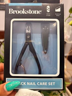 Brookstone Black  2-Piece Nail Care Set